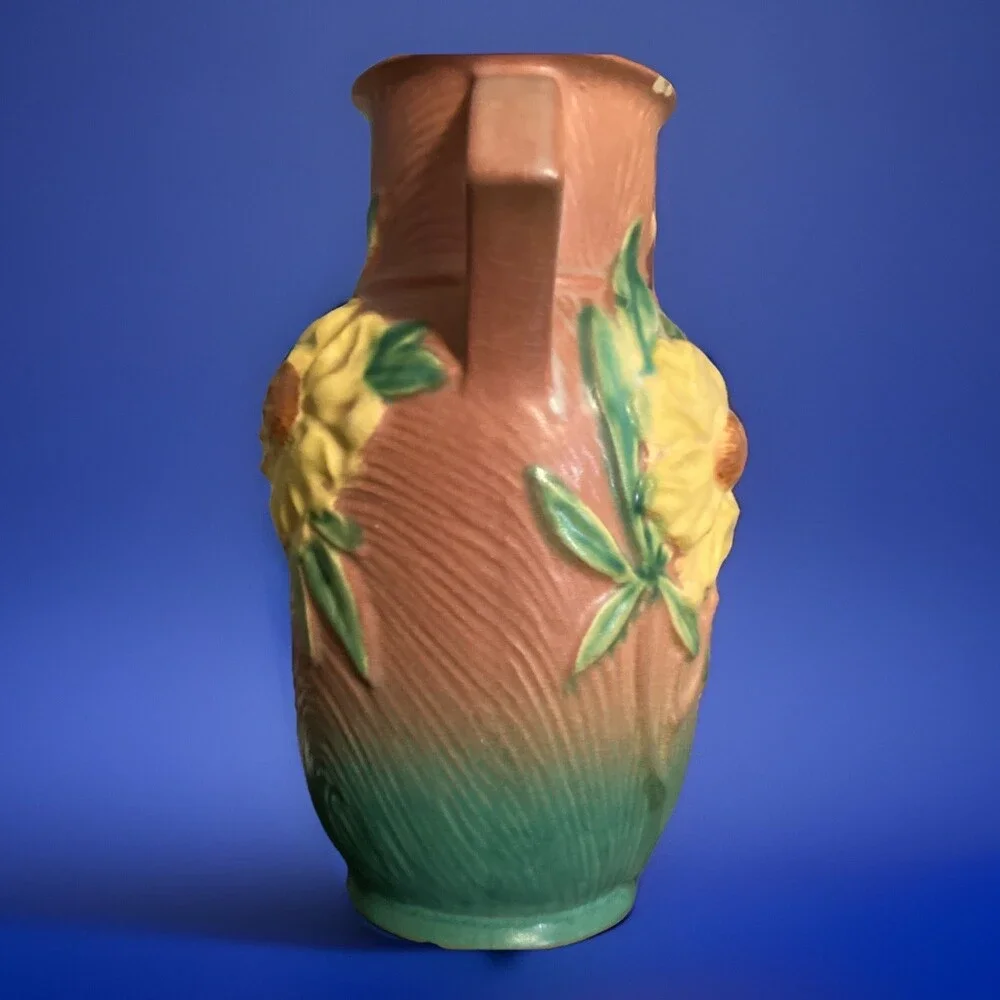 Vintage Roseville Peony 9 1/4” Two Handled Vase 64-9